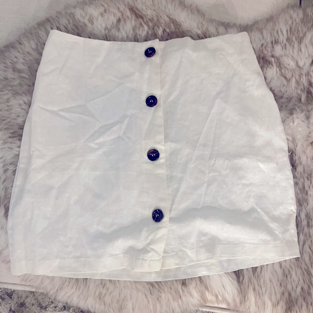 New without tags / skirt / size large / never worn